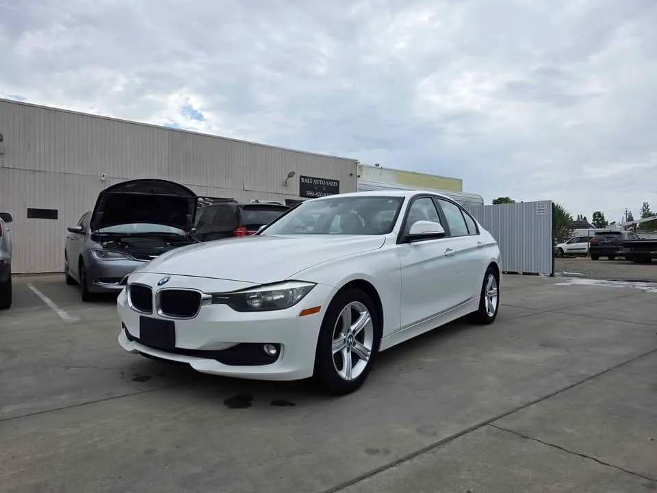 2013 BMW 320i 4DR