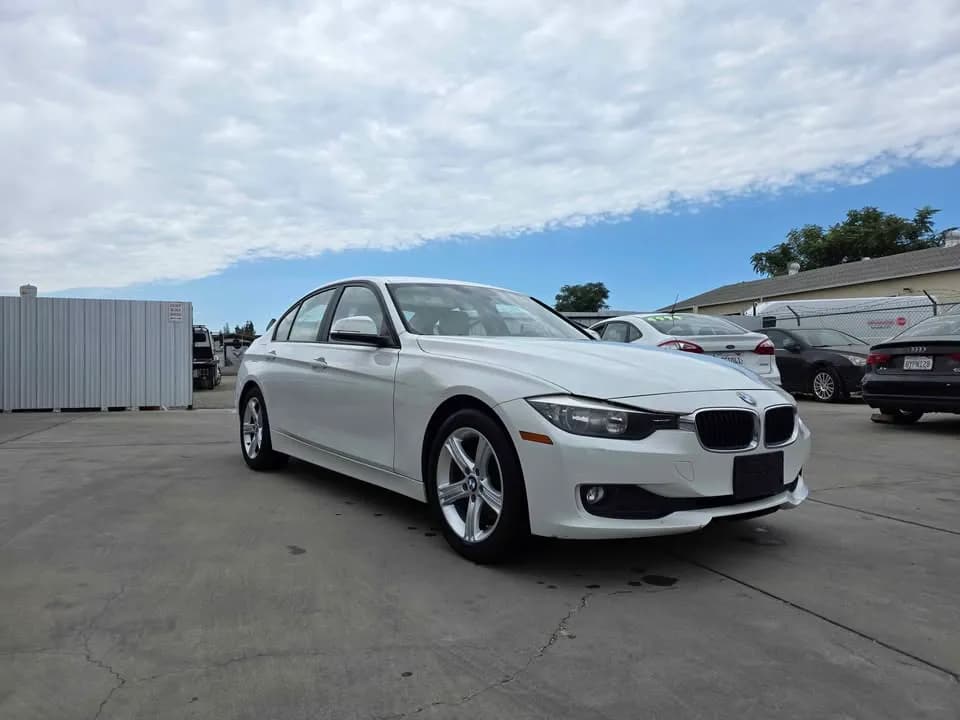 2013 BMW 320i 4DR