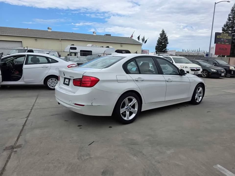 2013 BMW 320i 4DR