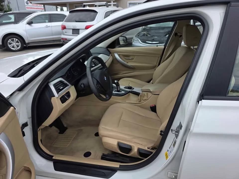2013 BMW 320i 4DR