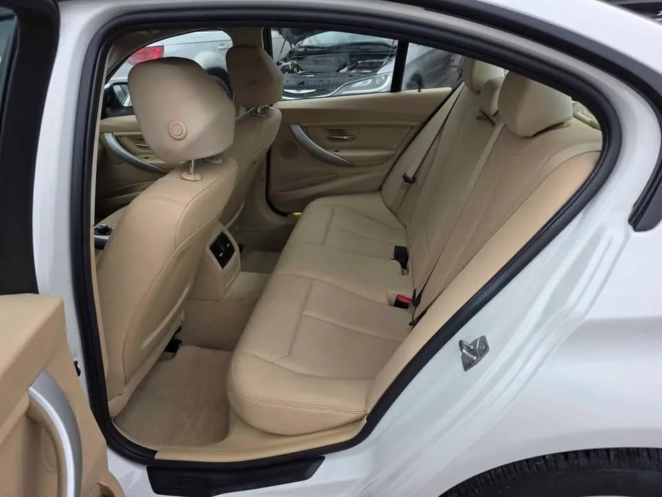 2013 BMW 320i 4DR