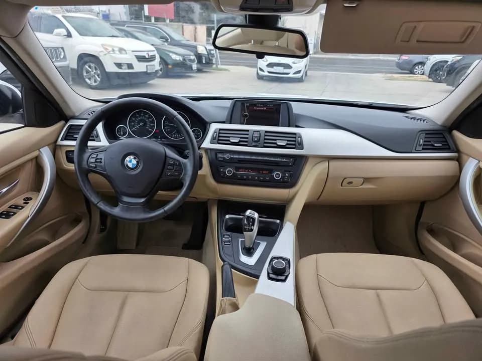 2013 BMW 320i 4DR