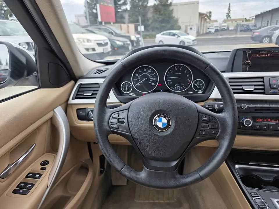 2013 BMW 320i 4DR