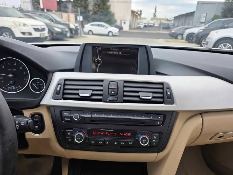 2013 BMW 320i 4DR
