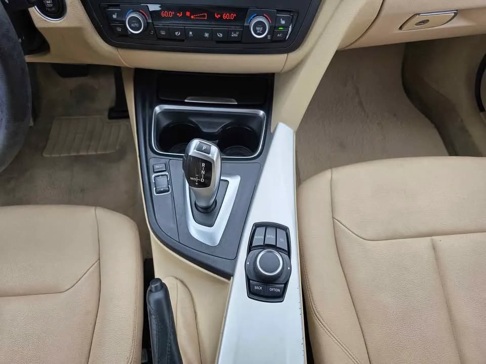 2013 BMW 320i 4DR