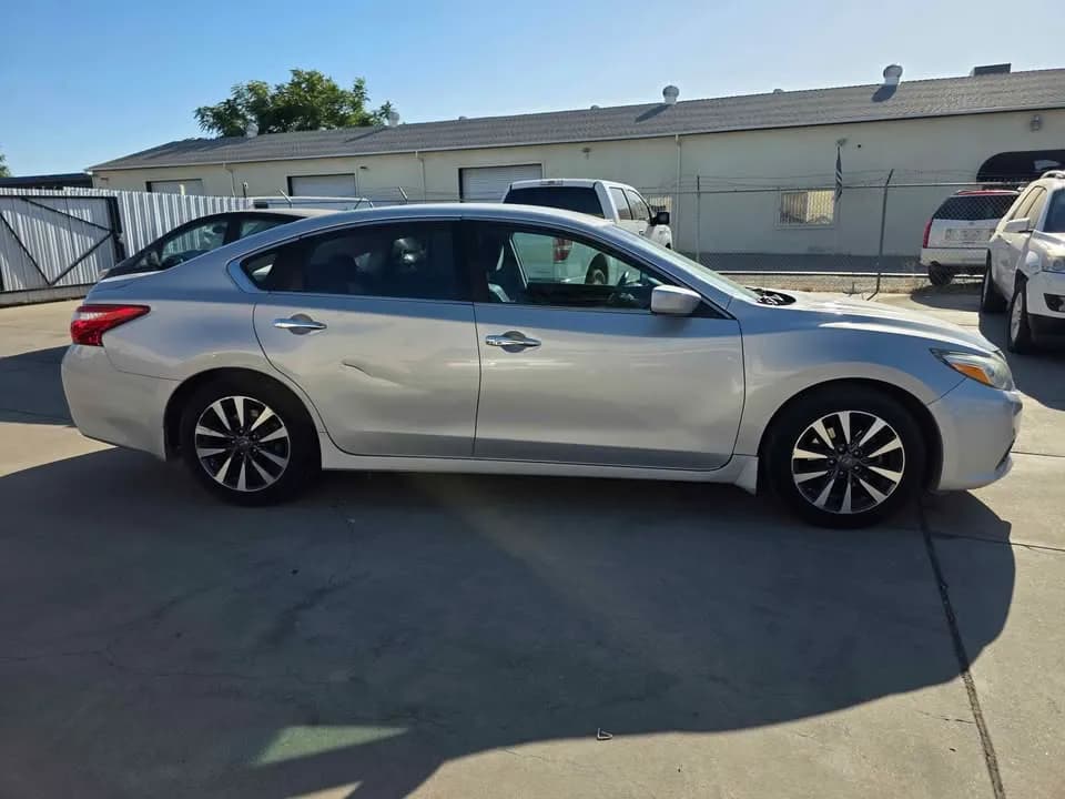2016 Nissan Altima SV